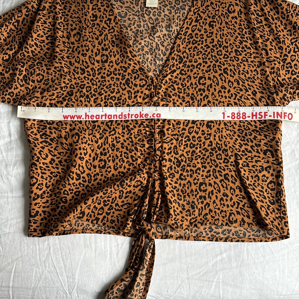H&M leopard top - Picture 4 of 5